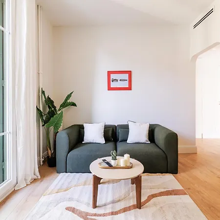 One-bedroom In Carre D'or, 200m Apartament Nicea